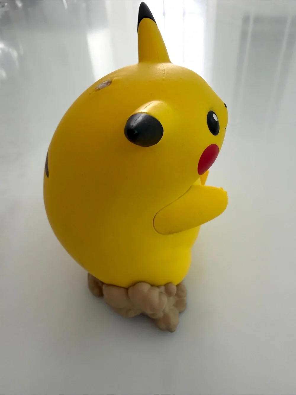 Pokemon Pikachu VMAX Gigantamax figure 2021 3.5